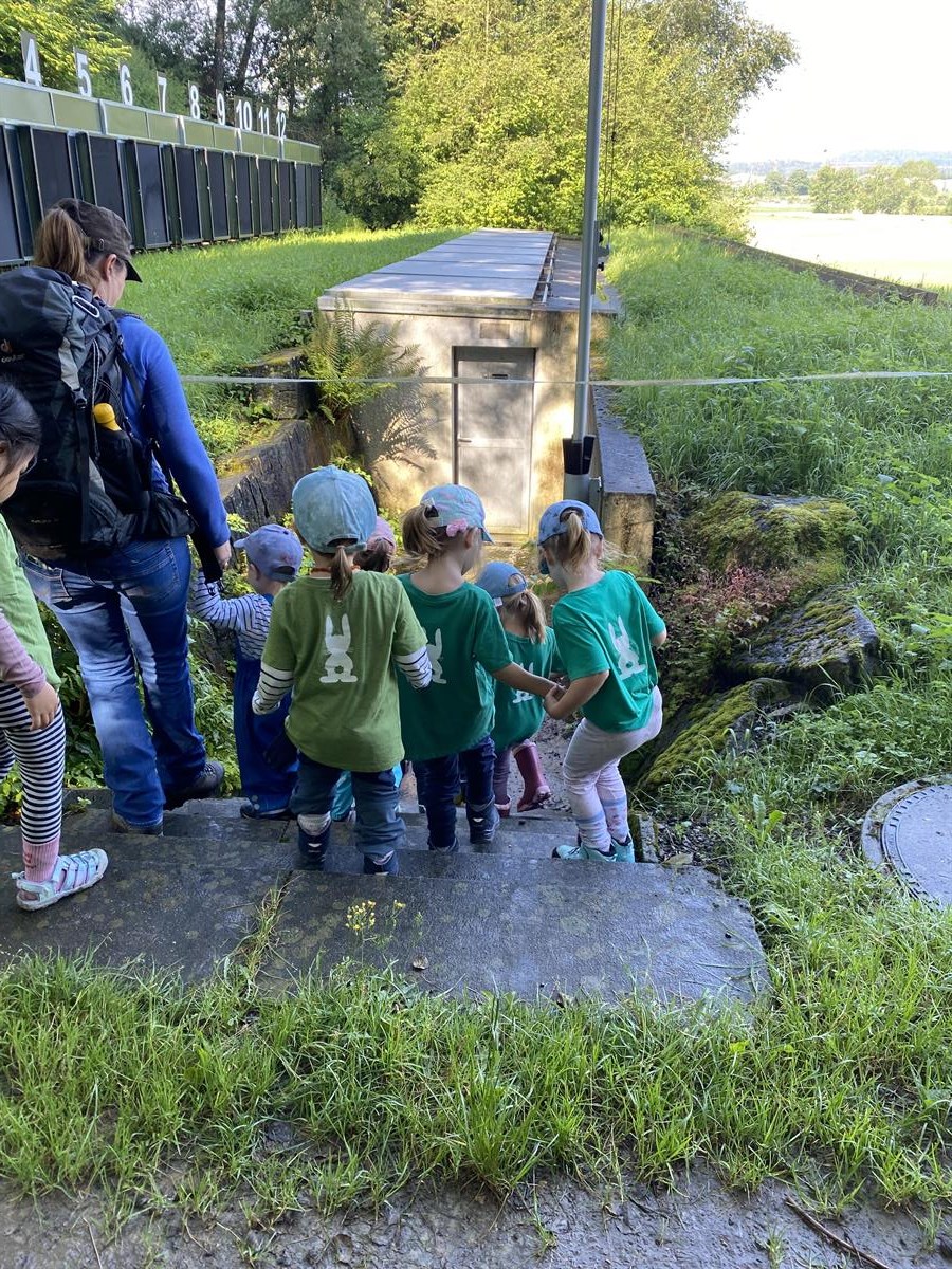 Bild 10: Waldspielgruppe in Oberhasli (Gemeinde Niederhasli)