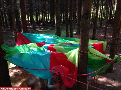 Bild 2: Waldspielgruppe in Oberhasli (Gemeinde Niederhasli)