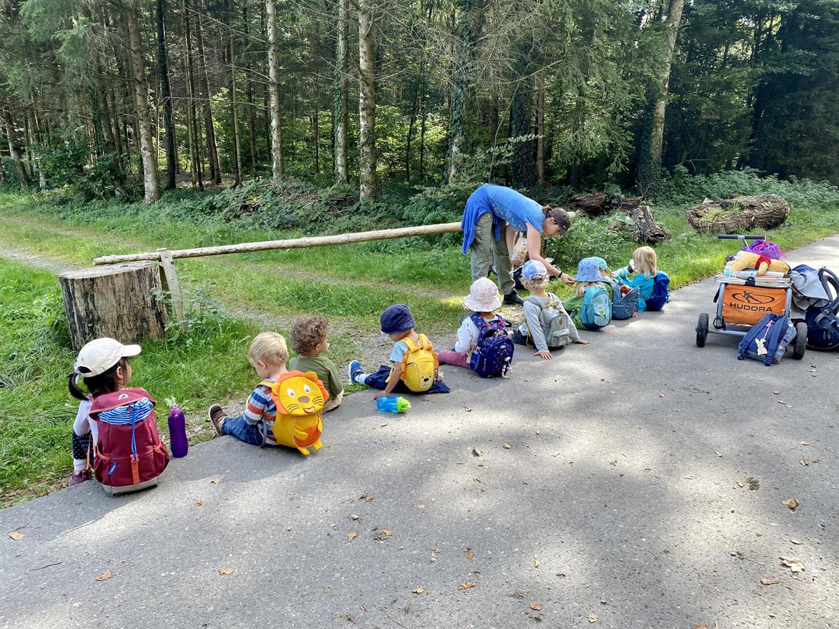 Bild 3: Waldspielgruppe in Oberhasli (Gemeinde Niederhasli)