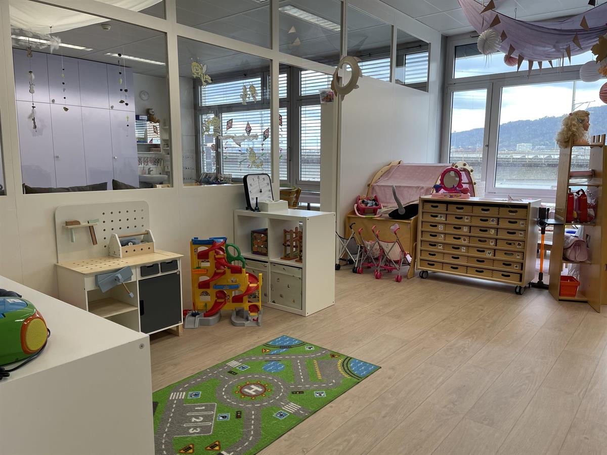 Bild 2: ErzieherIn / MiterzieherIn, Fachperson Betreuung / FaBeK, 60% Mi. Do. Fr., Zürich