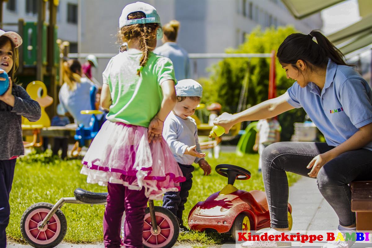 Bild 4: verkürzte 2-jährige Lehre FaBe Kinderbetreuung für Erwachsene, Zürich Opfikon